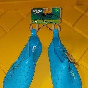 Speedo shoes